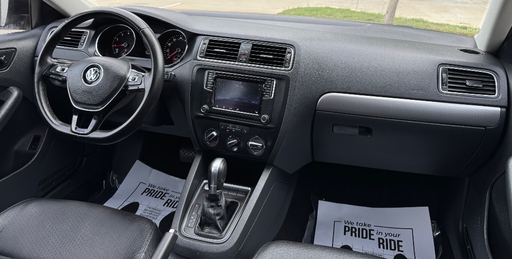 2017 Volkswagen Jetta - $8,395