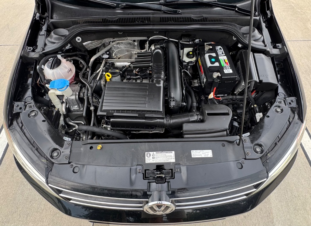 2017 Volkswagen Jetta - $8,395