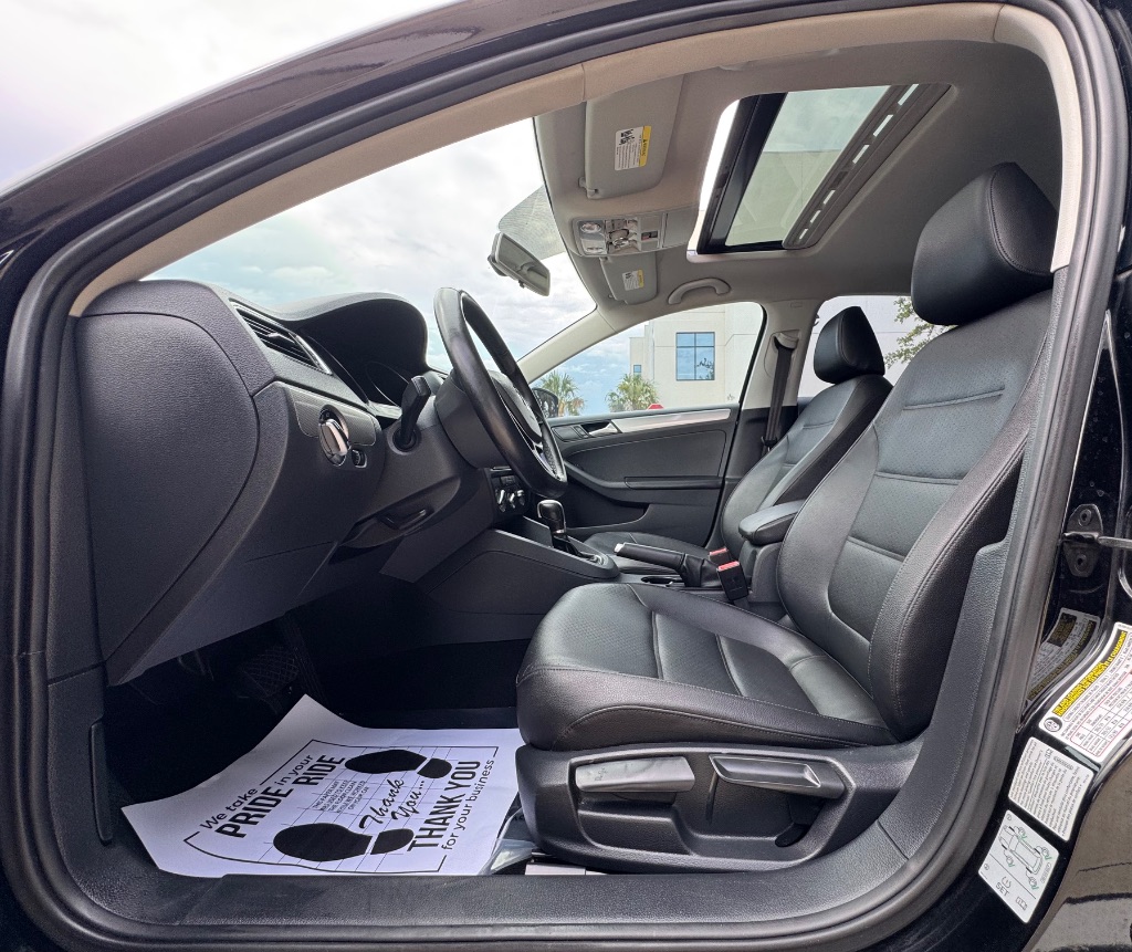 2017 Volkswagen Jetta - $8,395