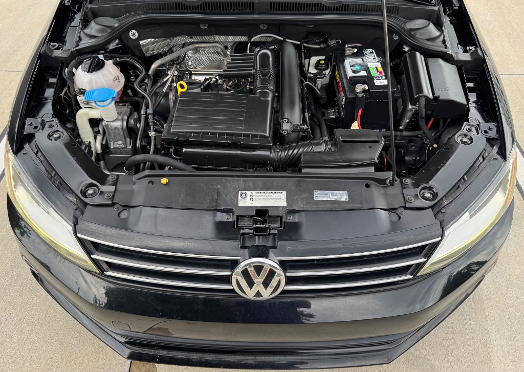 2017 Volkswagen Jetta - $8,395