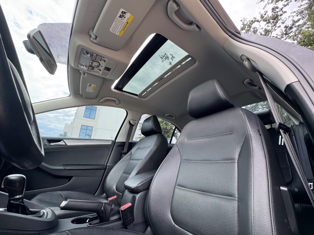 2017 Volkswagen Jetta - $8,395
