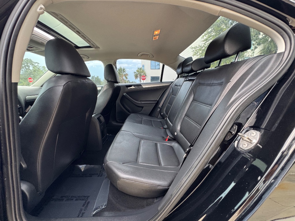 2017 Volkswagen Jetta - $8,395
