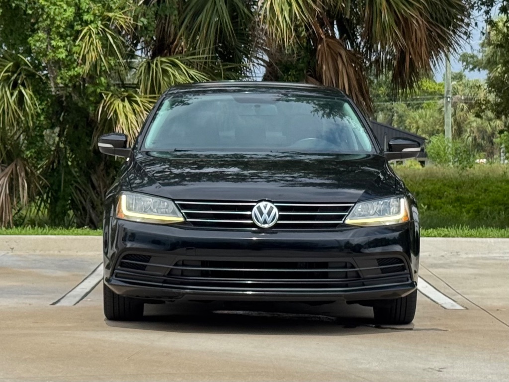 2017 Volkswagen Jetta - $8,395