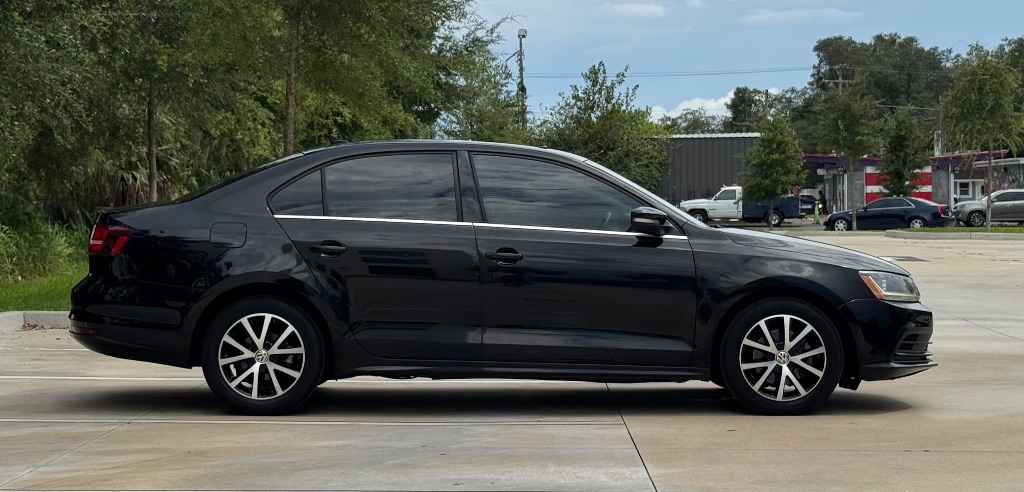 2017 Volkswagen Jetta - $8,395