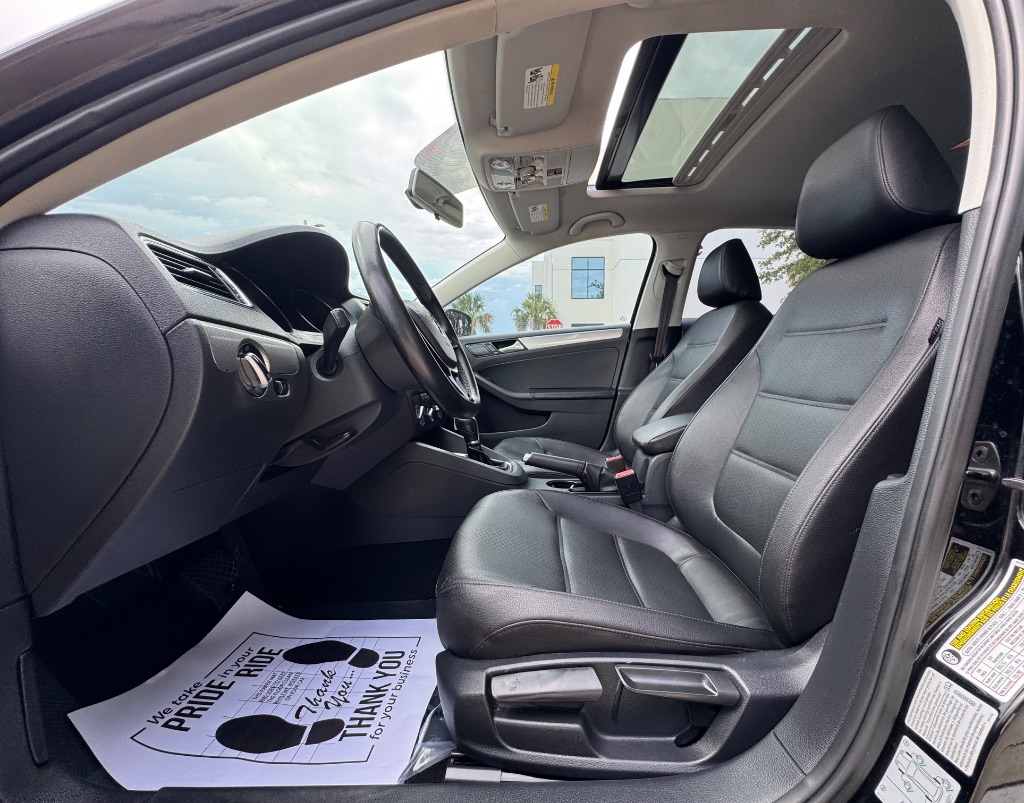 2017 Volkswagen Jetta - $8,395