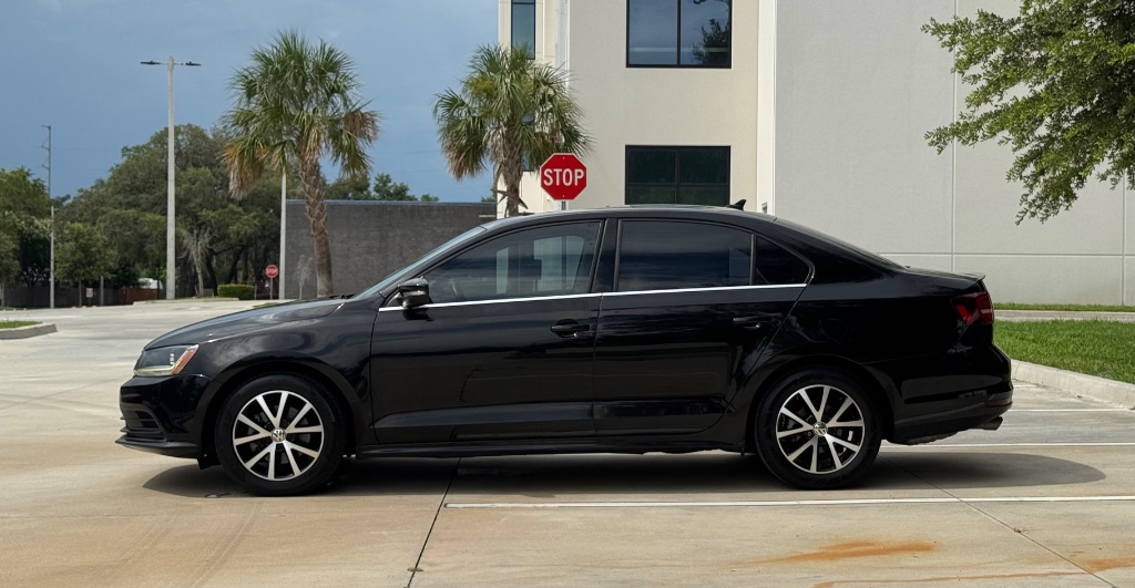2017 Volkswagen Jetta - $8,395