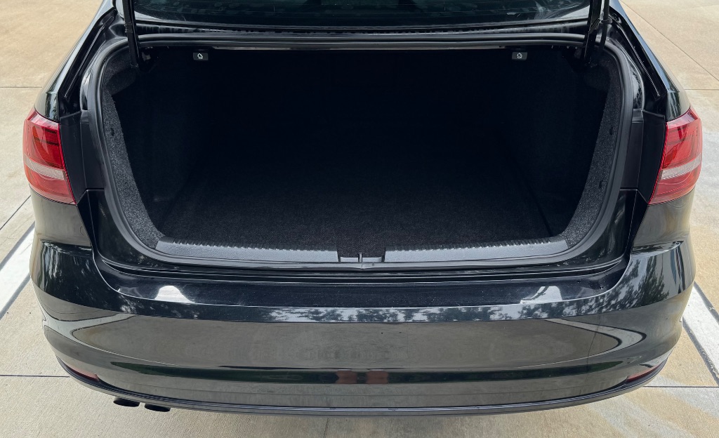 2017 Volkswagen Jetta - $8,395