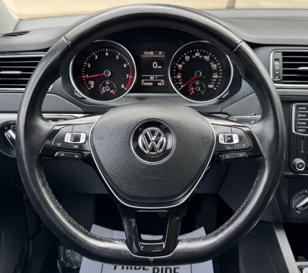 2017 Volkswagen Jetta - $8,395