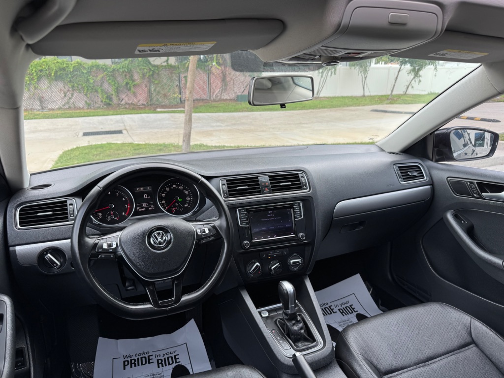 2017 Volkswagen Jetta - $8,395