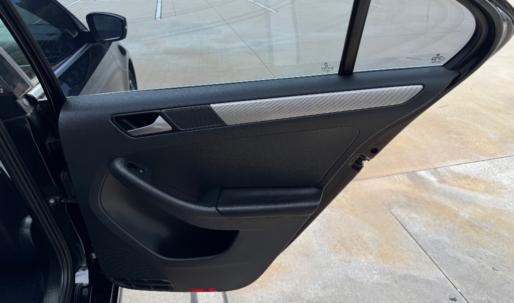 2017 Volkswagen Jetta - $8,395
