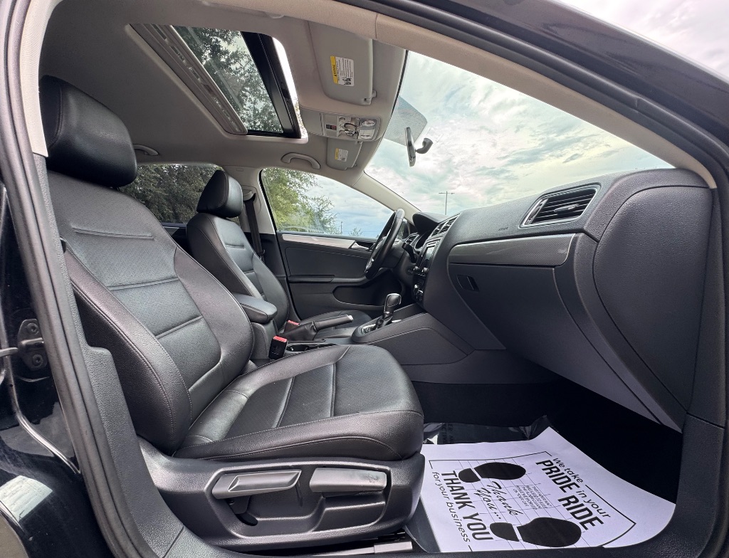 2017 Volkswagen Jetta - $8,395