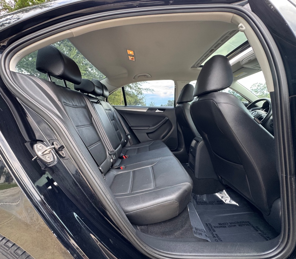 2017 Volkswagen Jetta - $8,395