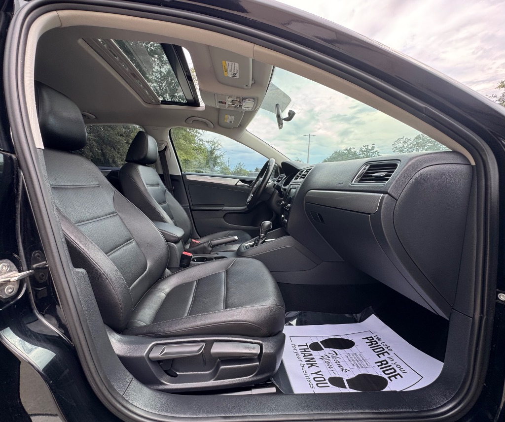 2017 Volkswagen Jetta - $8,395