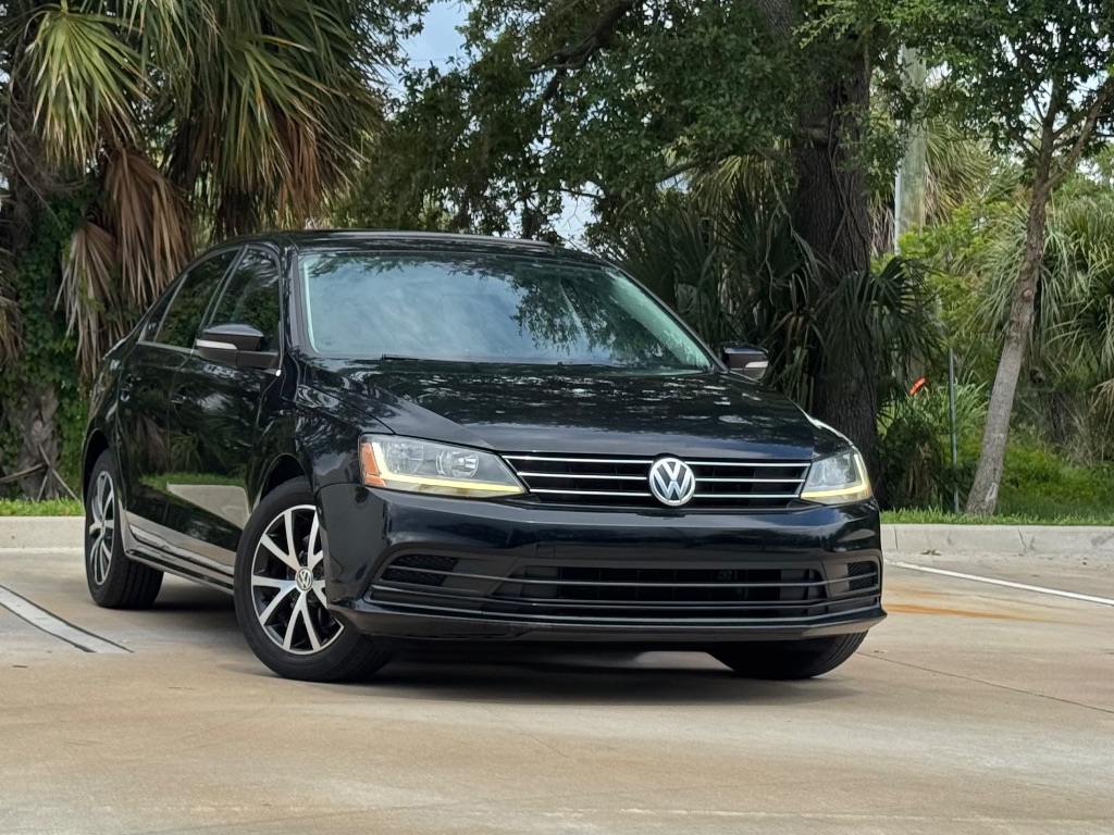 2017 Volkswagen Jetta - $8,395