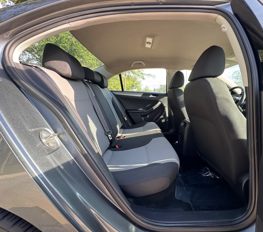 2017 Volkswagen Jetta - $7,995