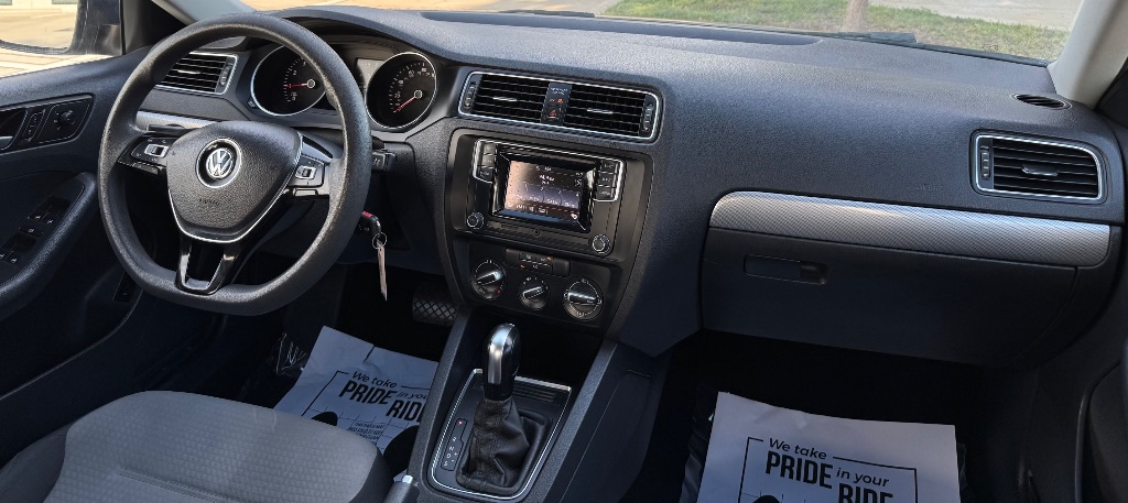 2017 Volkswagen Jetta - $7,995
