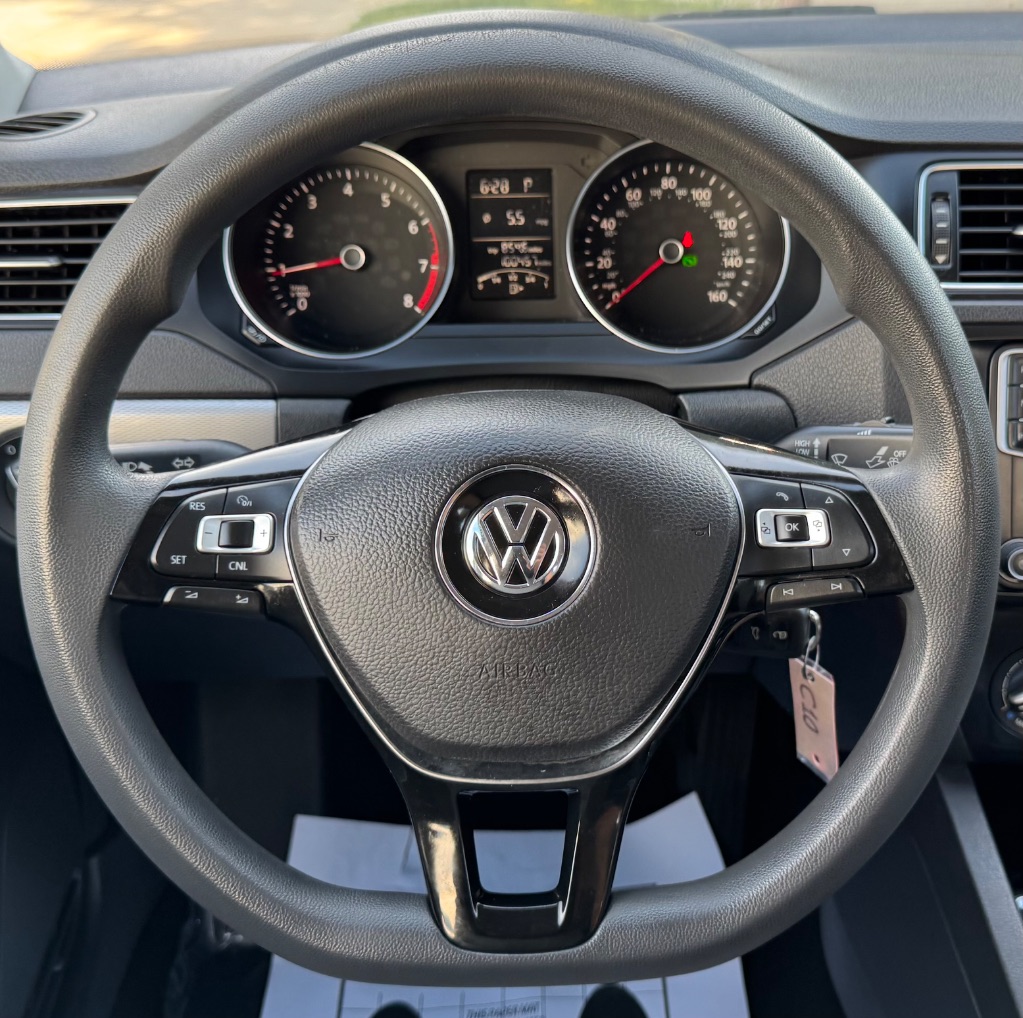 2017 Volkswagen Jetta - $7,995