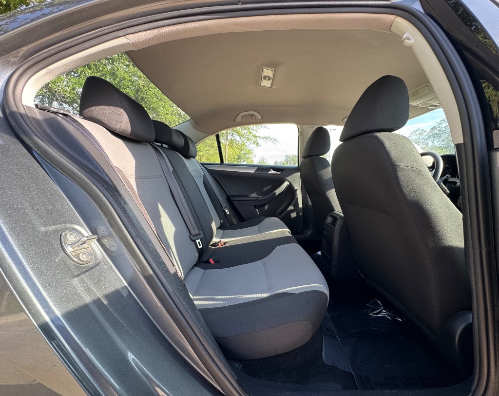 2017 Volkswagen Jetta - $7,995