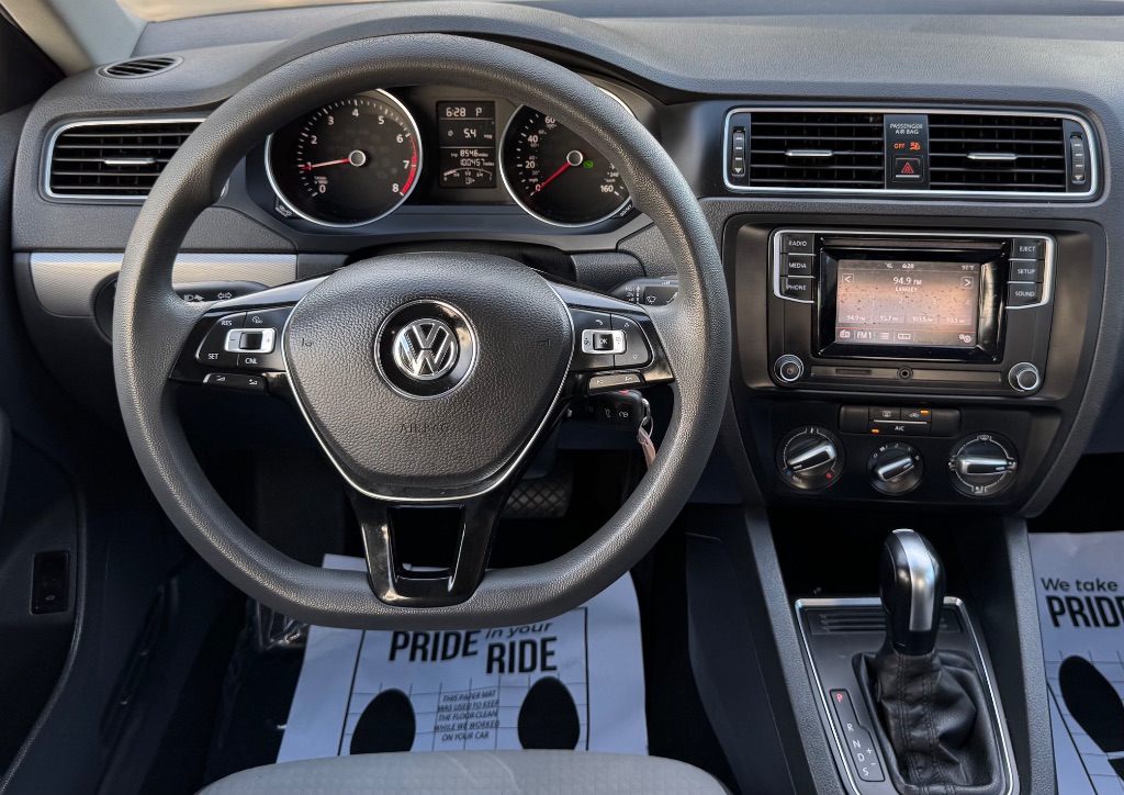 2017 Volkswagen Jetta - $7,995