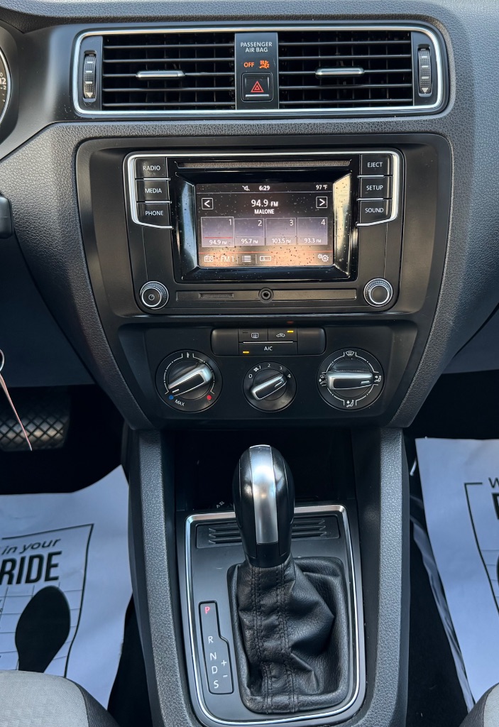 2017 Volkswagen Jetta - $7,995