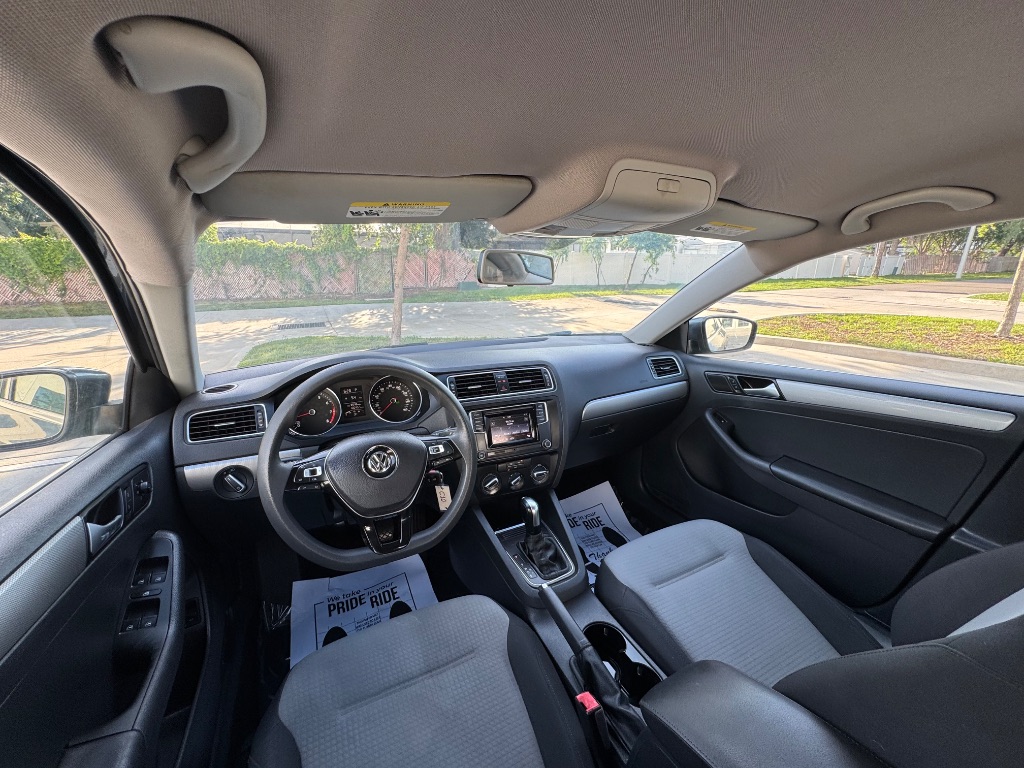 2017 Volkswagen Jetta - $7,995