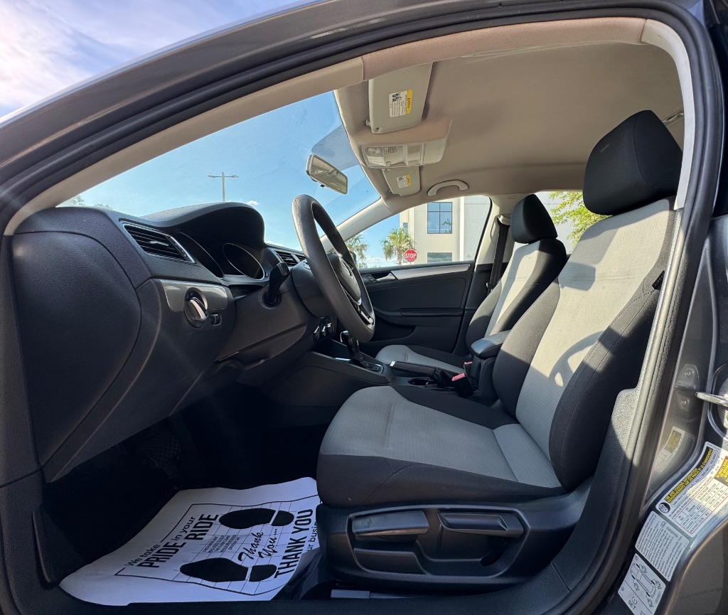 2017 Volkswagen Jetta - $7,995