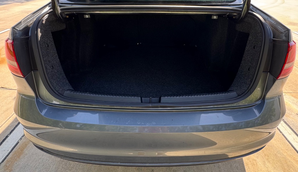 2017 Volkswagen Jetta - $7,995