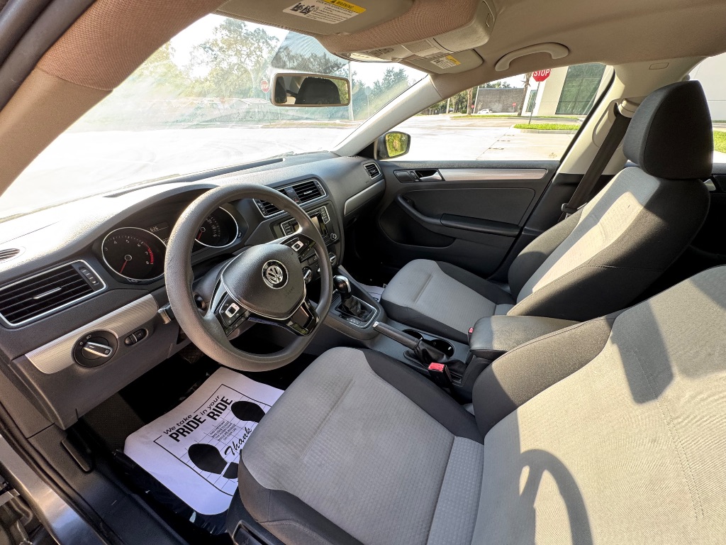 2017 Volkswagen Jetta - $7,995