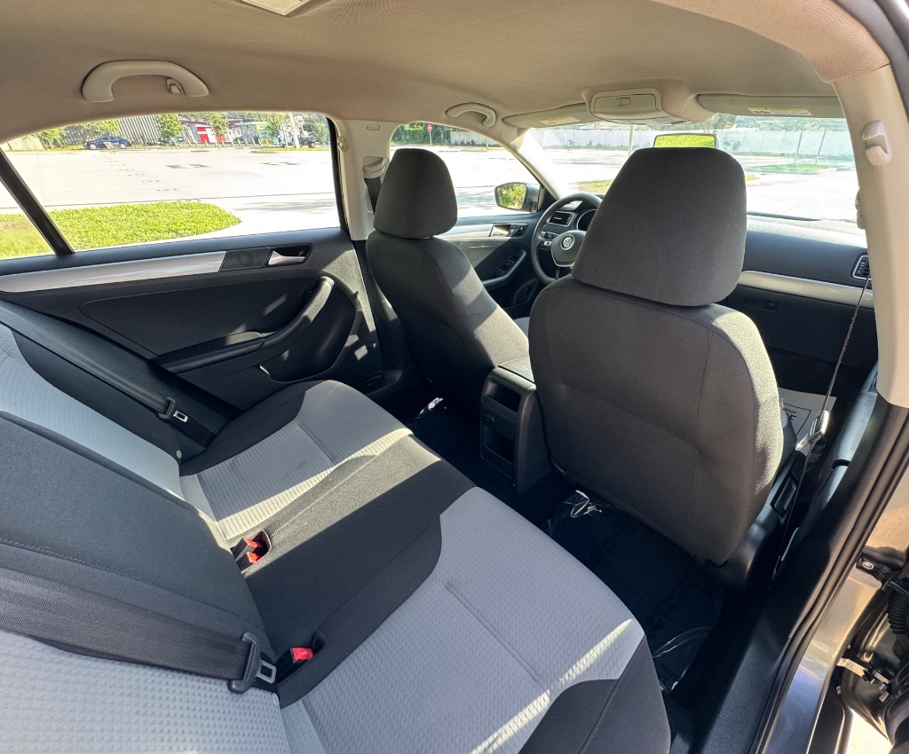 2017 Volkswagen Jetta - $7,995