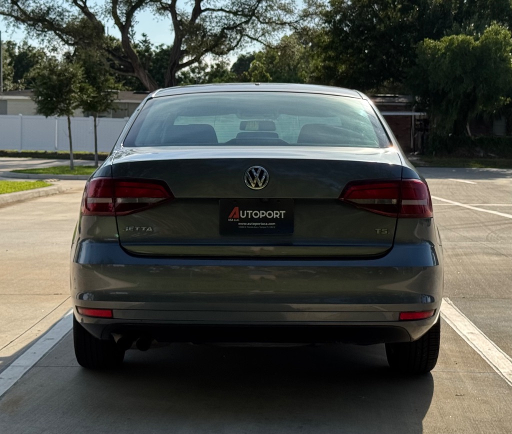 2017 Volkswagen Jetta - $7,995