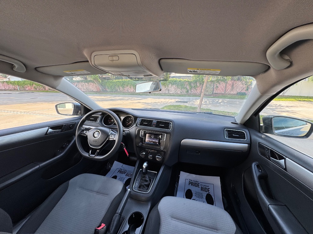 2017 Volkswagen Jetta - $7,995