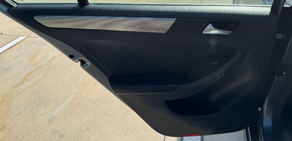 2017 Volkswagen Jetta - $7,995