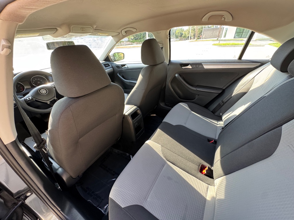 2017 Volkswagen Jetta - $7,995