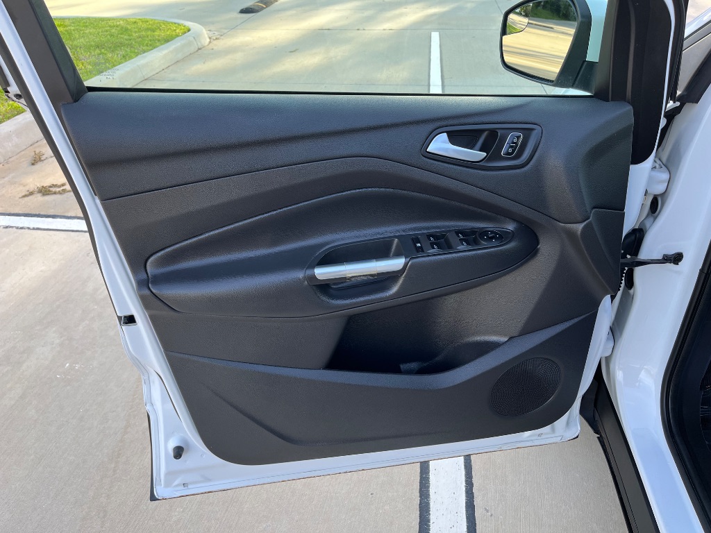 2017 Ford Escape - $7,995
