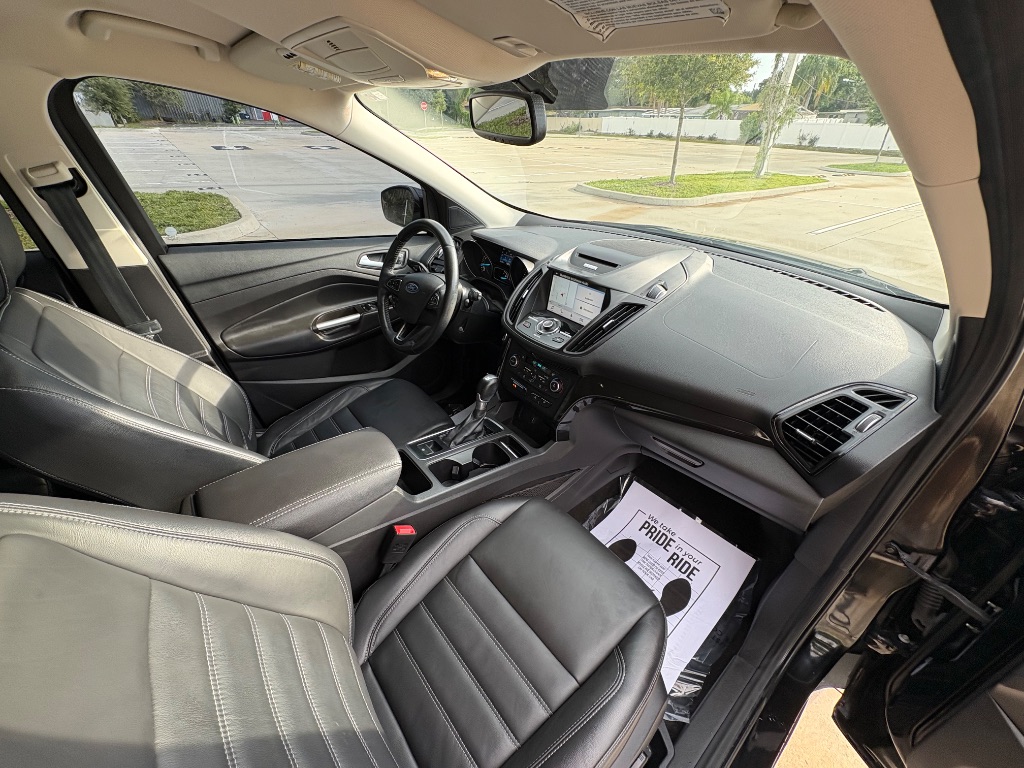 2017 Ford Escape - $10,495