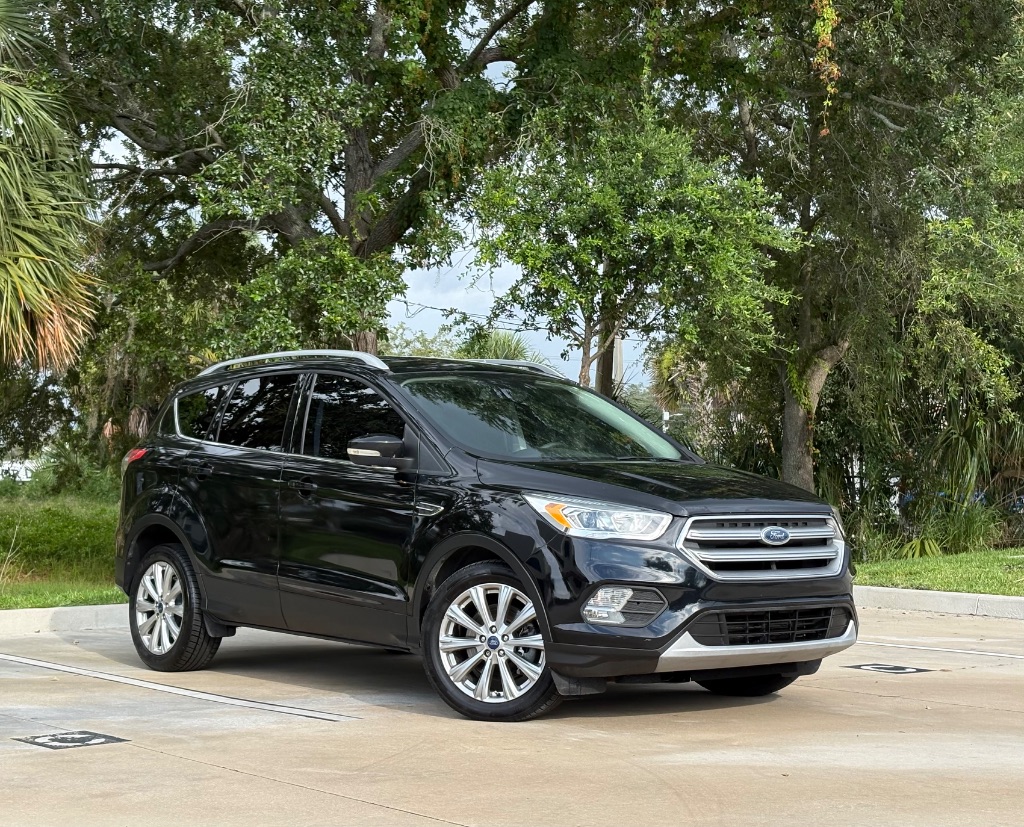 2017 Ford Escape - $10,495