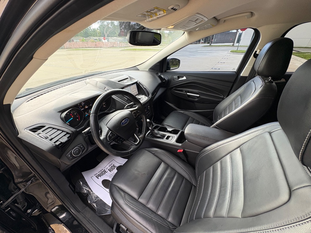 2017 Ford Escape - $10,495
