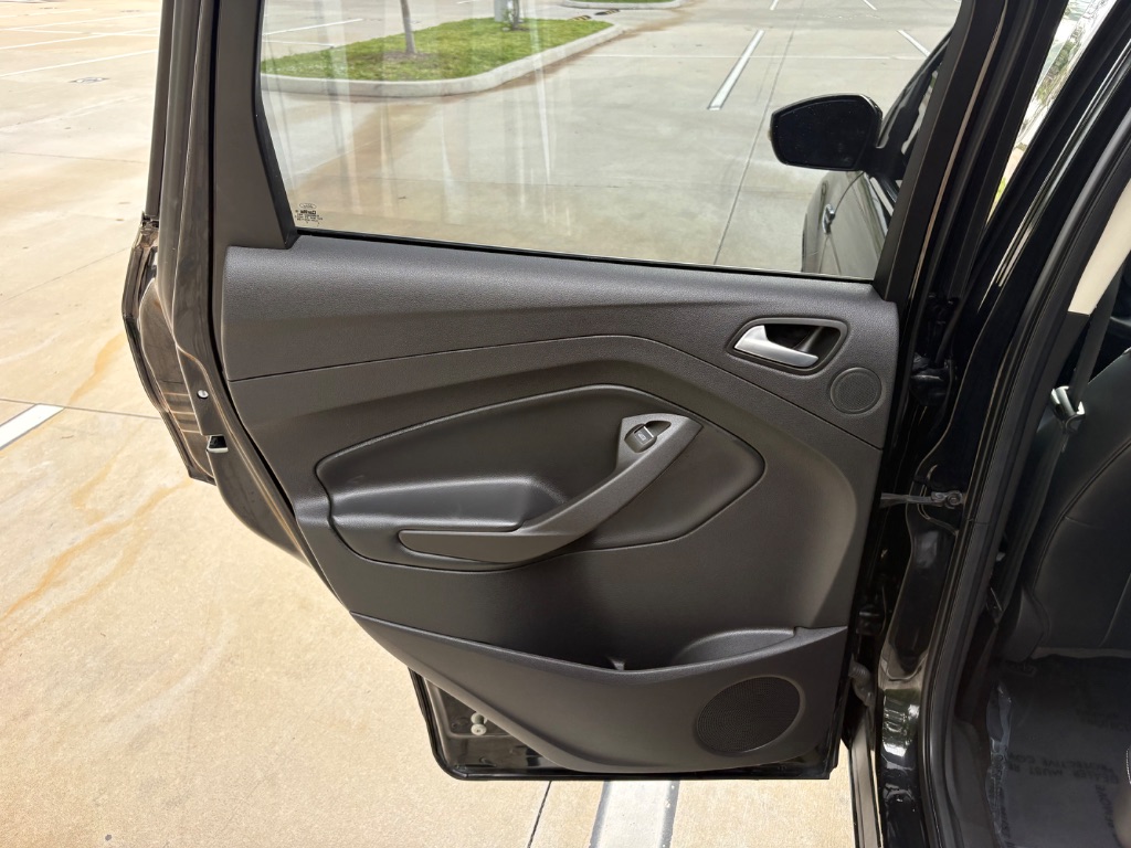 2017 Ford Escape - $10,495