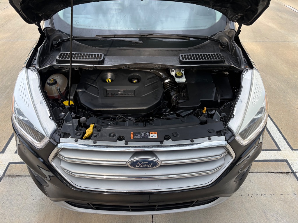 2017 Ford Escape - $10,495
