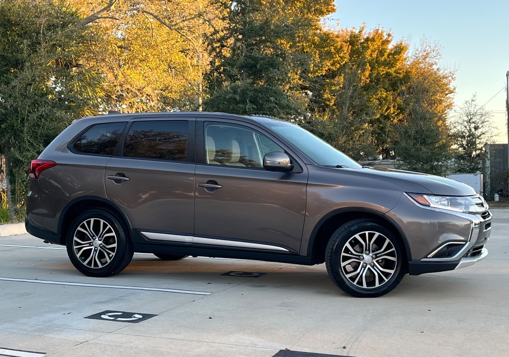 2017 Mitsubishi Outlander - $9,795
