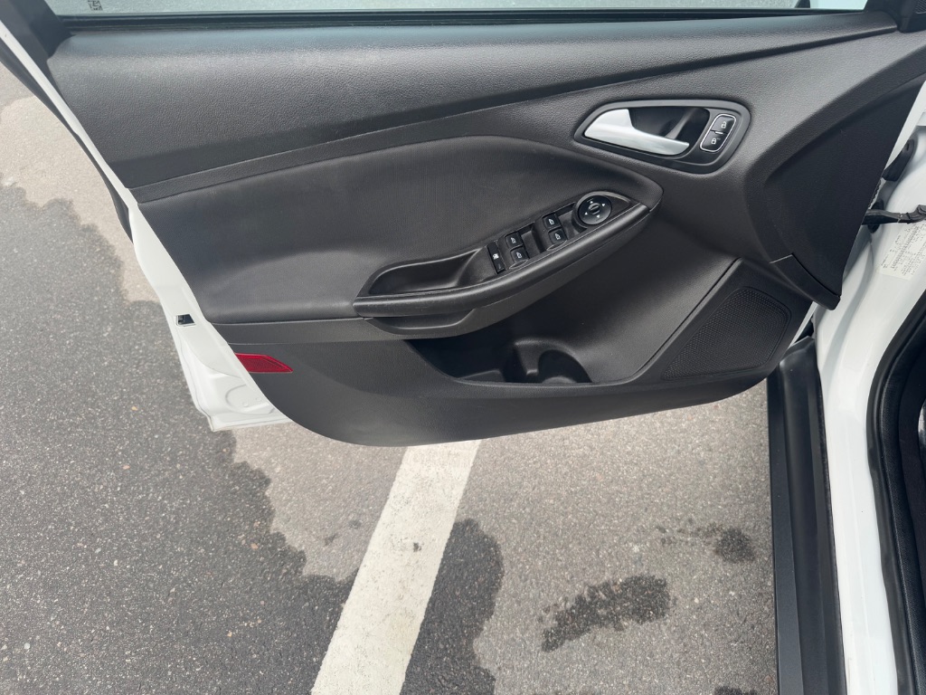 2018 Ford Focus SE photo
