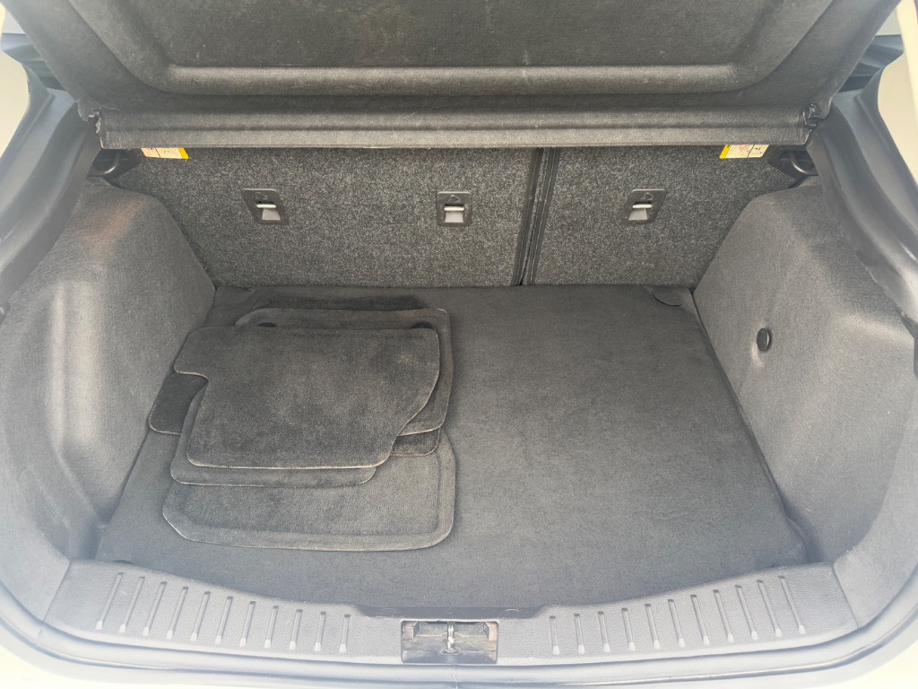 2018 Ford Focus SE photo