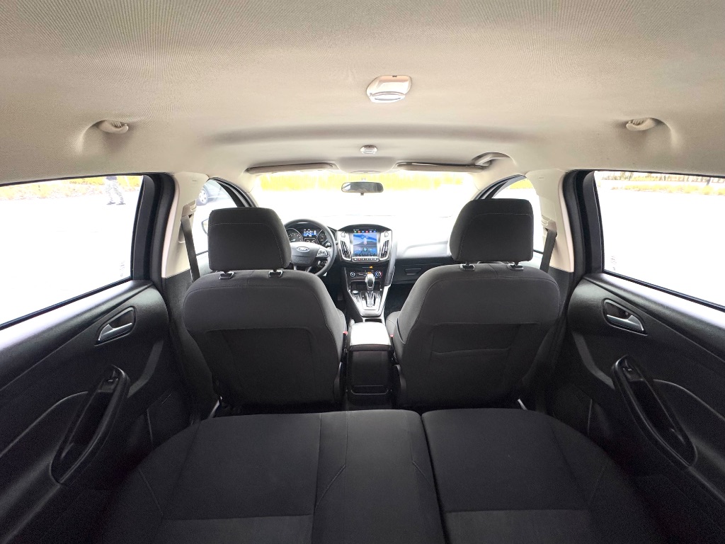 2018 Ford Focus SE photo