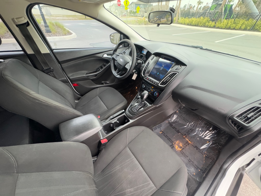 2018 Ford Focus SE photo