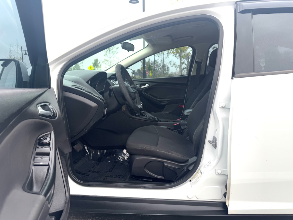 2018 Ford Focus SE photo
