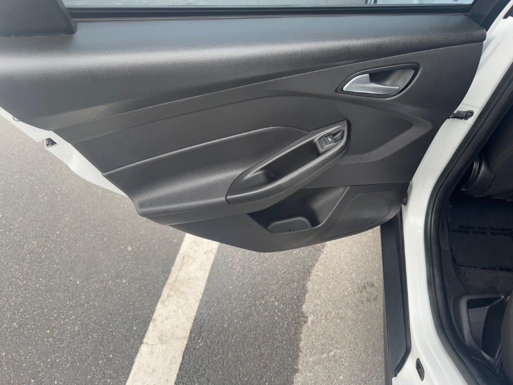 2018 Ford Focus SE photo