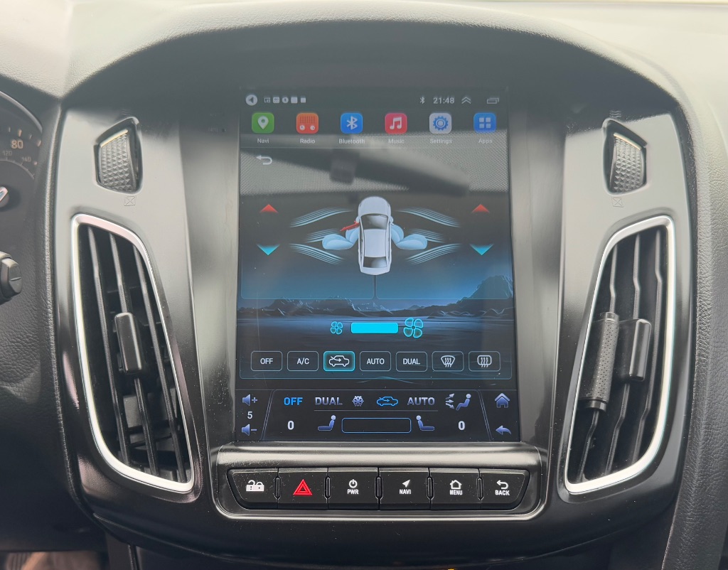 2018 Ford Focus SE photo