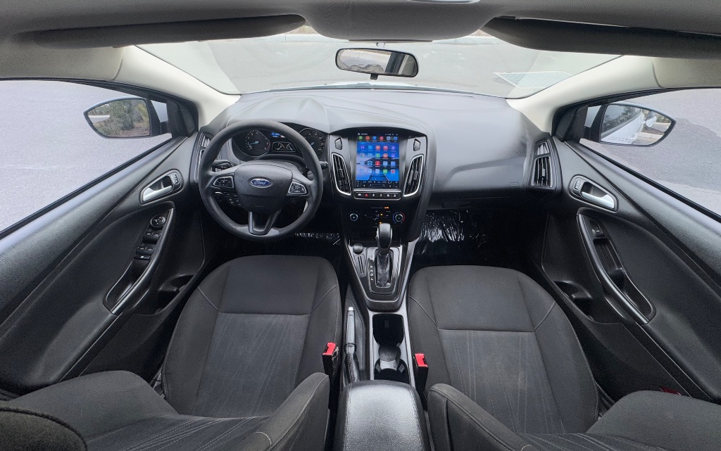 2018 Ford Focus SE photo