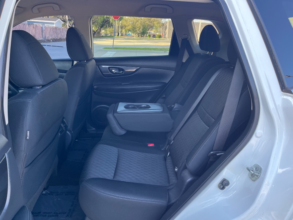 2018 Nissan Rogue - $10,295