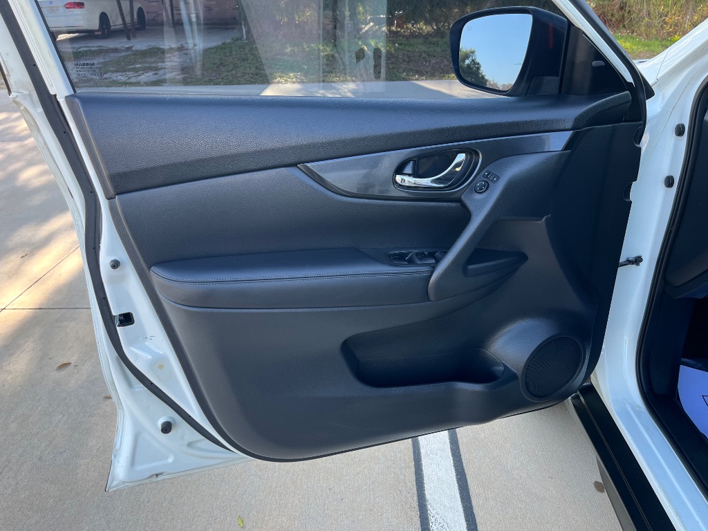 2018 Nissan Rogue - $10,295